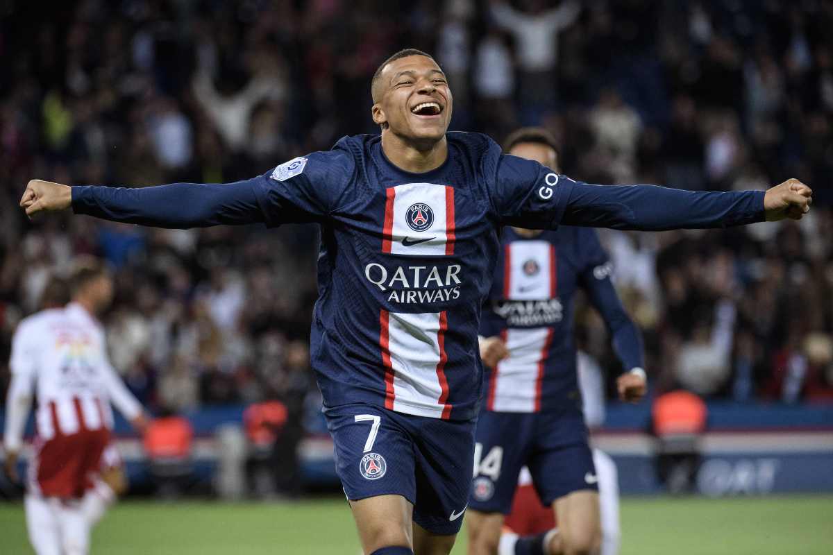 Nuova offerta folle per Mbappé: il calcio italiano inizia a tremare