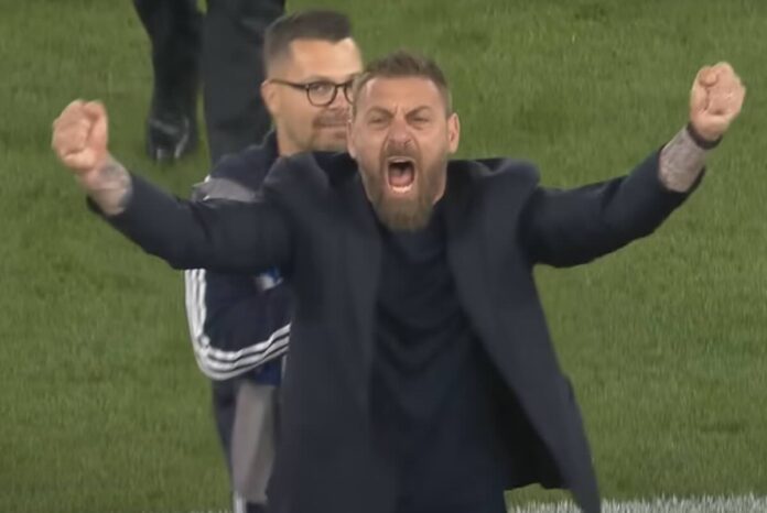 Triplo colpo Roma, De Rossi festeggia e i tifosi chiedono scusa